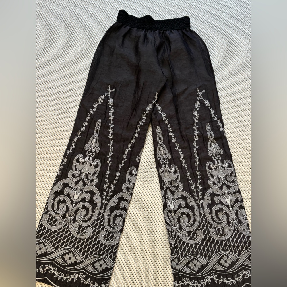 Arden B. Embroidered Black
Wide-Leg Palazzo‎ Pants Small/Med - Picture 2 of 10